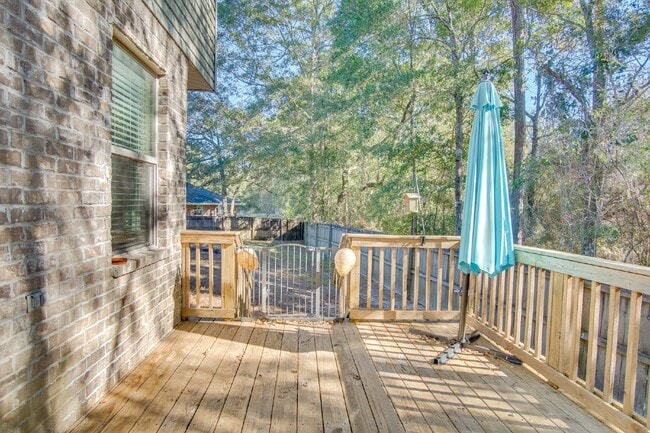 Building Photo - Modern 4BR/3BA Home Near NAS Pensacola – $500 Off Deposit for Qualified Active Duty Military – Pr...