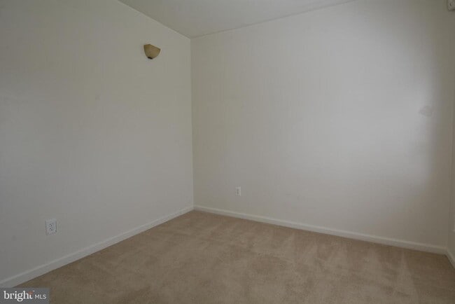 Building Photo - 5080 Grimm Dr