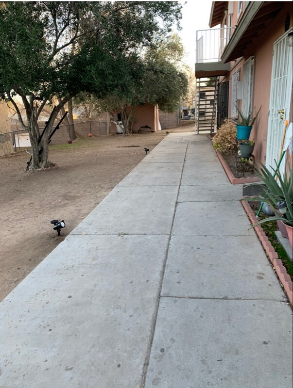 Building Photo - 13 Britz Cir