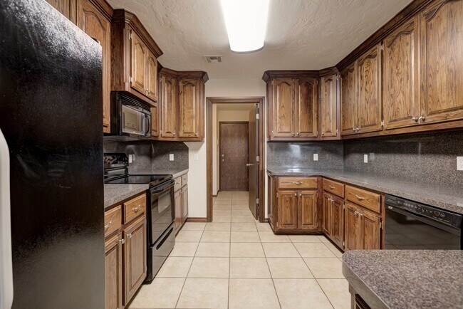 Building Photo - 509 Finch St