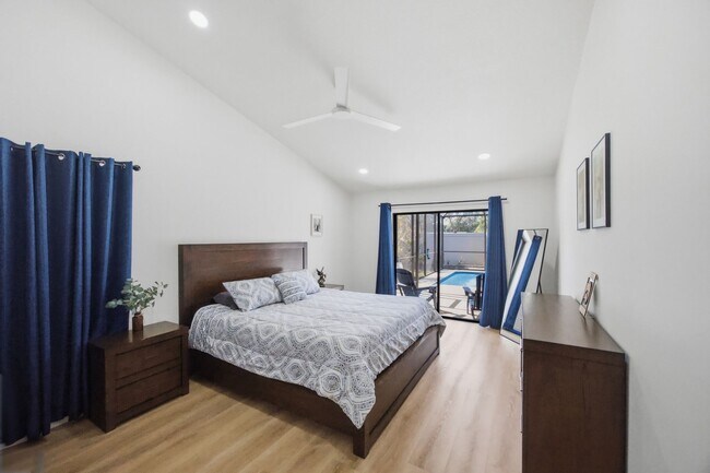 Building Photo - Pool Home