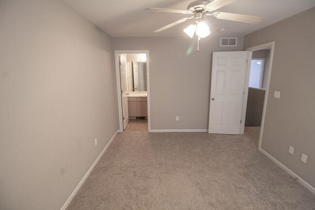 Building Photo - 4006 Snowy Owl Dr