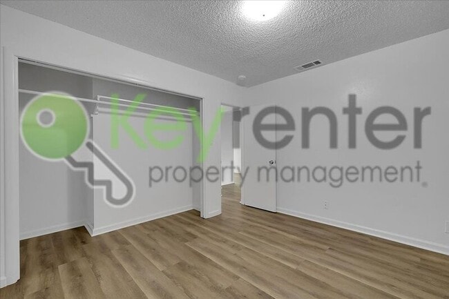 Building Photo - 3540 Grant Park Dr