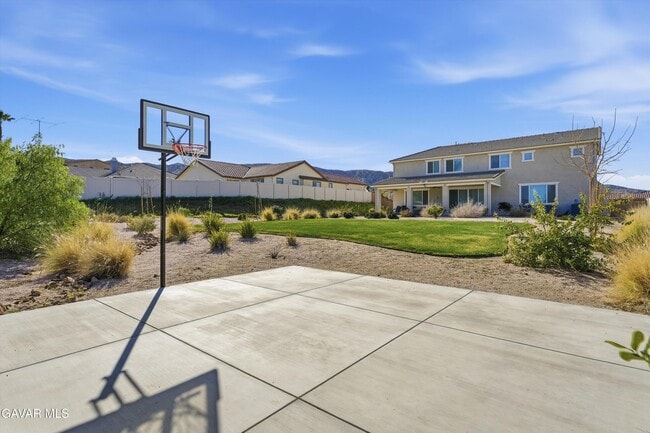 Building Photo - 41638 Cielo Vista Dr