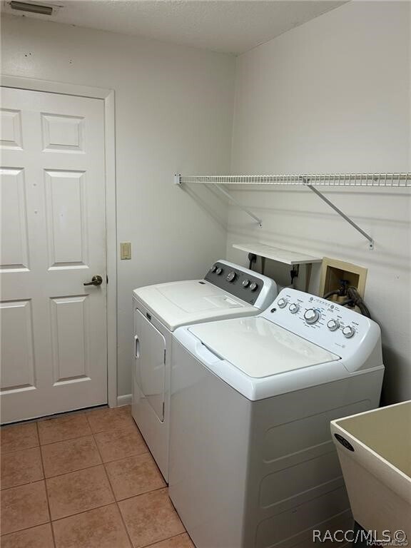 Building Photo - 2620 E Newhaven St