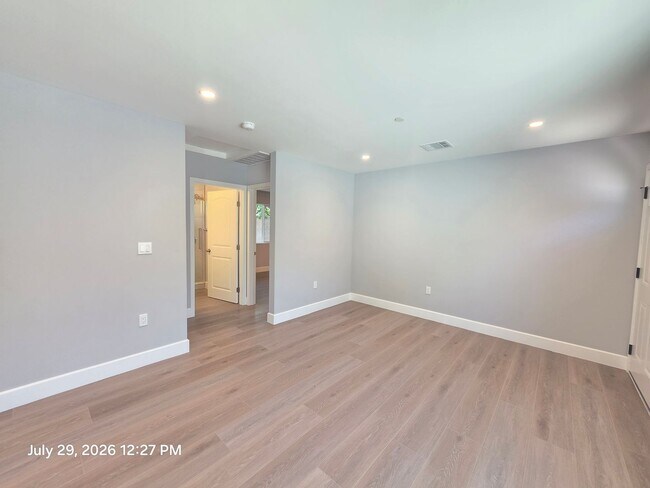 Building Photo - 8154 Potter Ave