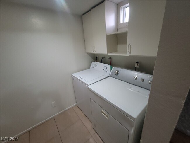 Building Photo - 108 Boysenberry Ln