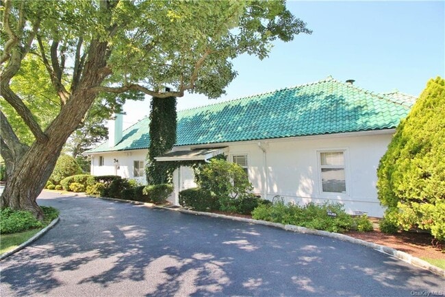 Building Photo - 272 E Lake Blvd