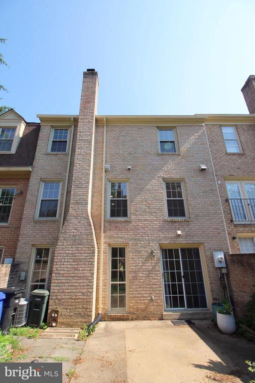 Building Photo - 436 N Park Dr