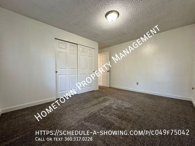 Building Photo - 1310 Goldenrod Dr SE