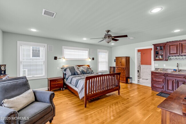 Building Photo - 306 Ocean Park Ave