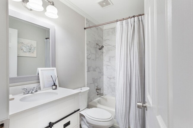 Building Photo - Beautifully Updated Two-Story 3/2.5 w/ Hug...