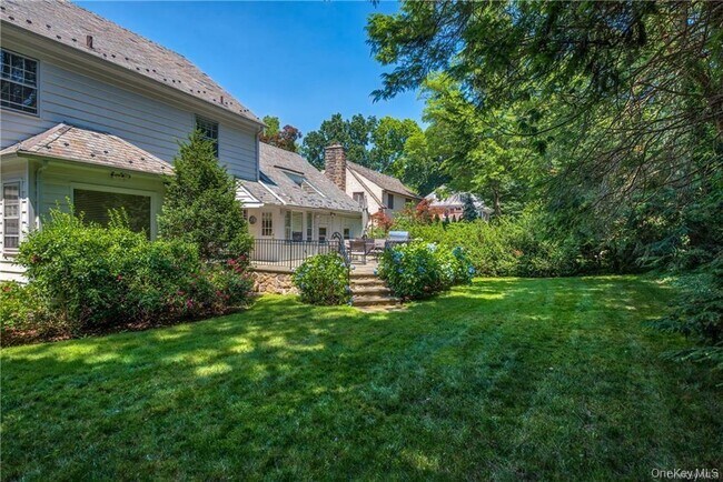 Building Photo - 25 Jerome Ave