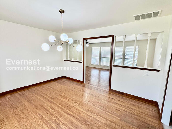 Building Photo - 11811 E 91st St