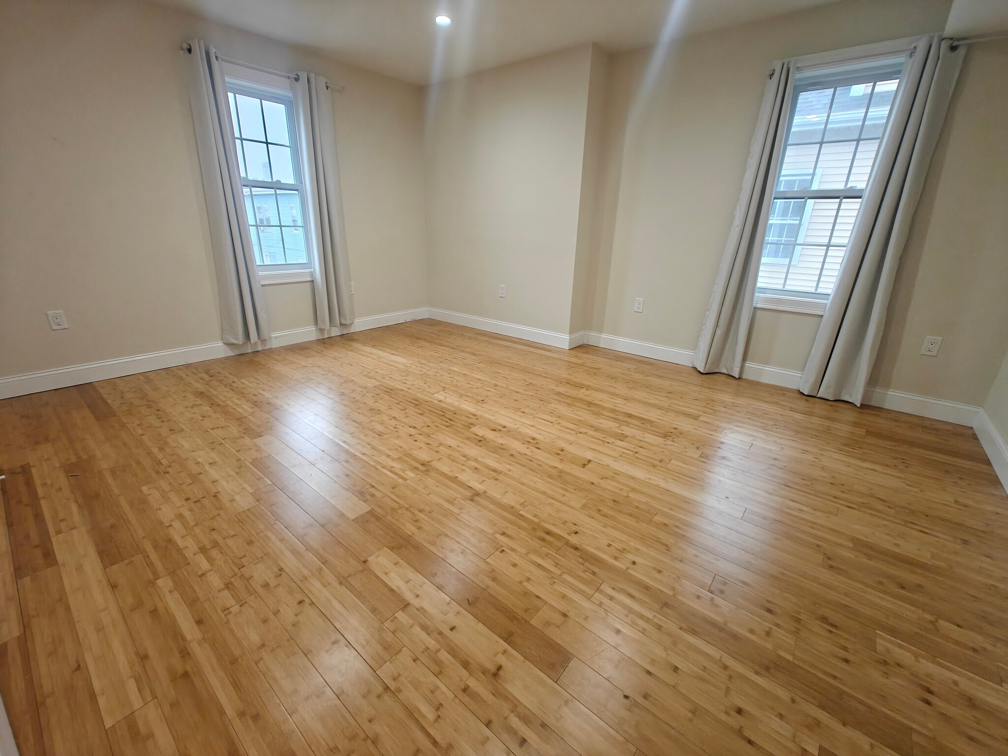 Building Photo - 42 Elmwood Ave