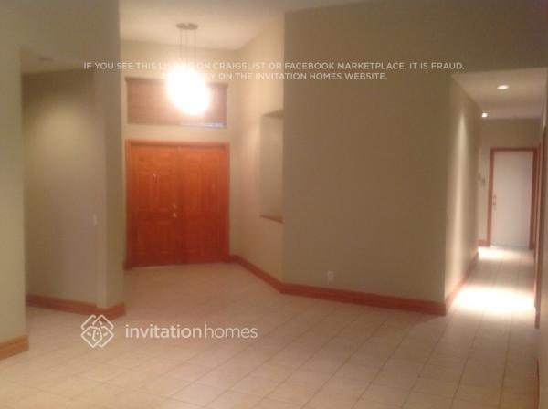 Building Photo - 1319 Camellia Cir