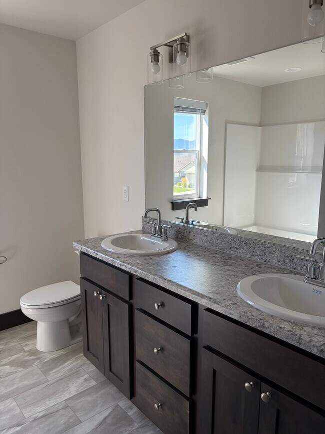 Building Photo - 2018 Windjammer Wy