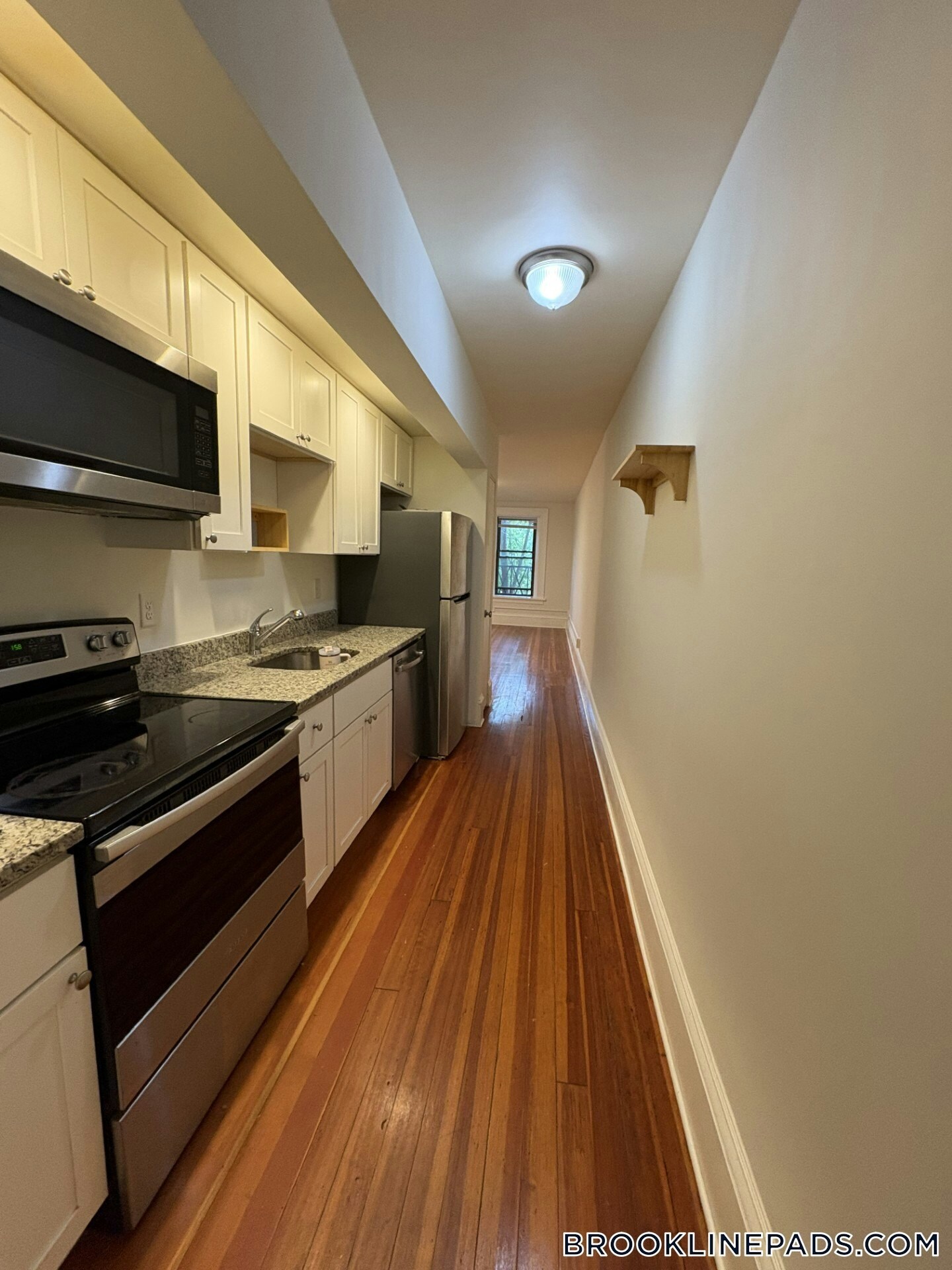 Building Photo - 1463 Beacon St