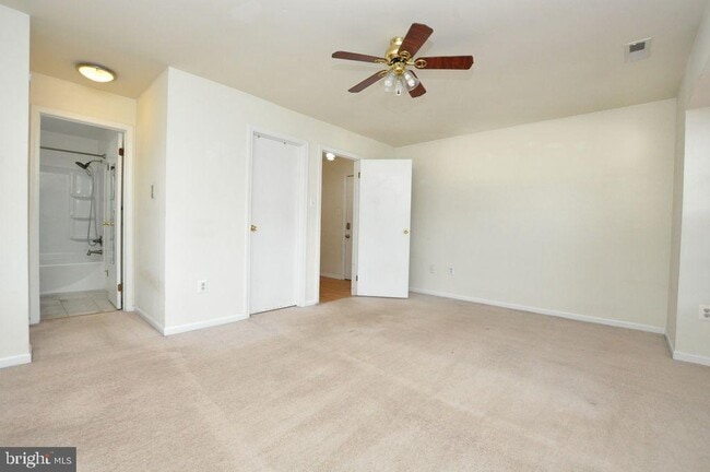 Building Photo - 28 Bridgewater Dr