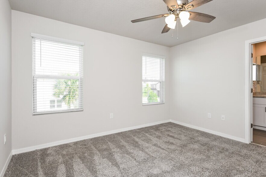 Building Photo - 809 Legacy Dr