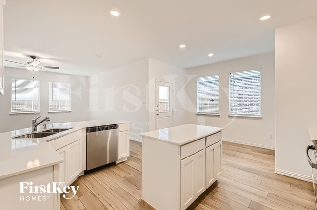 Building Photo - 5233 Rockrose Ln