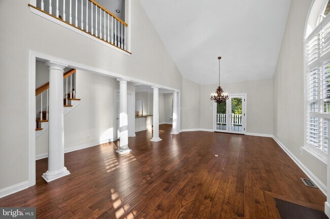 Building Photo - 563 Gramercy Ln
