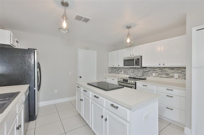 Building Photo - 10505 Opus Dr