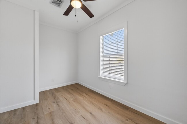 Building Photo - 2202 Hutchins St