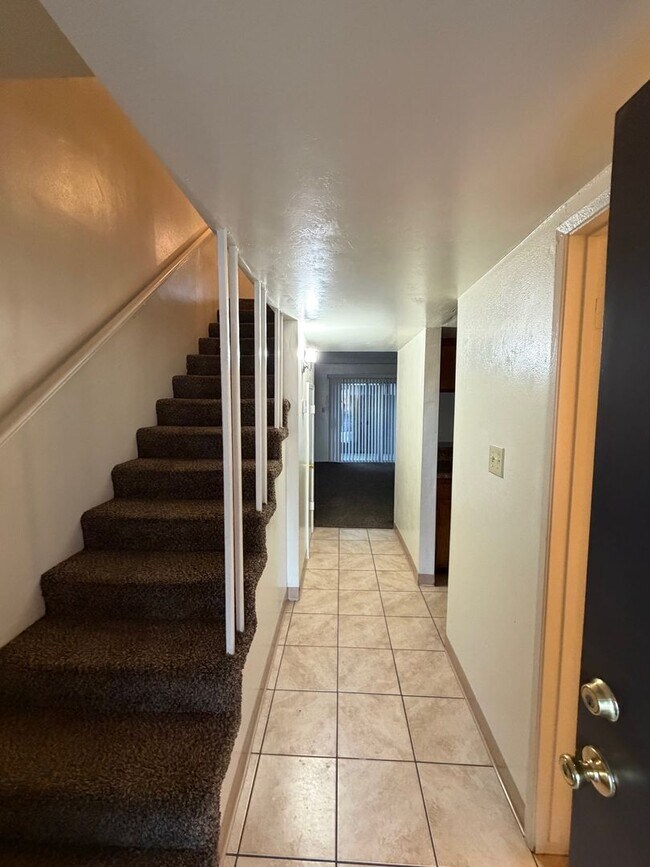 Building Photo - 1968 Stine Rd