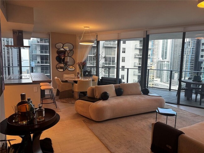 Building Photo - 1000 Brickell Plaza