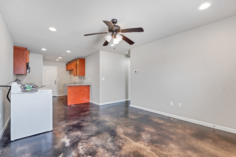 Building Photo - 19 Lawrence Rd 434