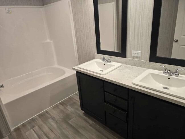 Building Photo - 613 Polk St