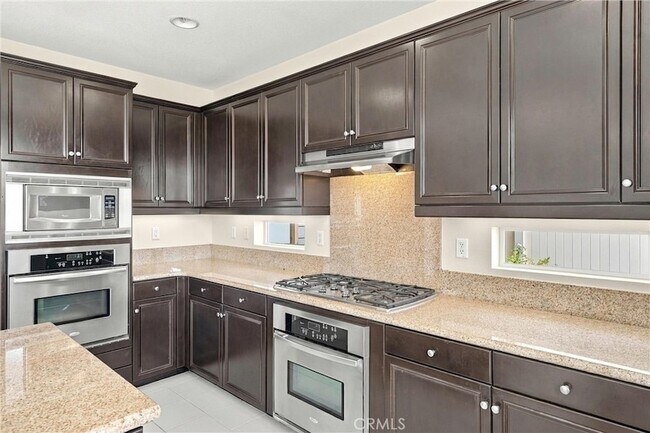 Building Photo - 212 Summit Vista