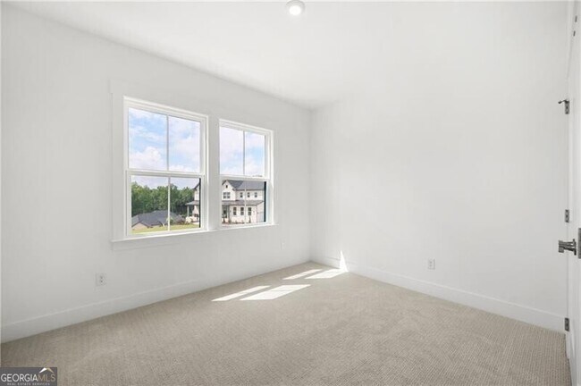 Building Photo - 2815 Medford Dr