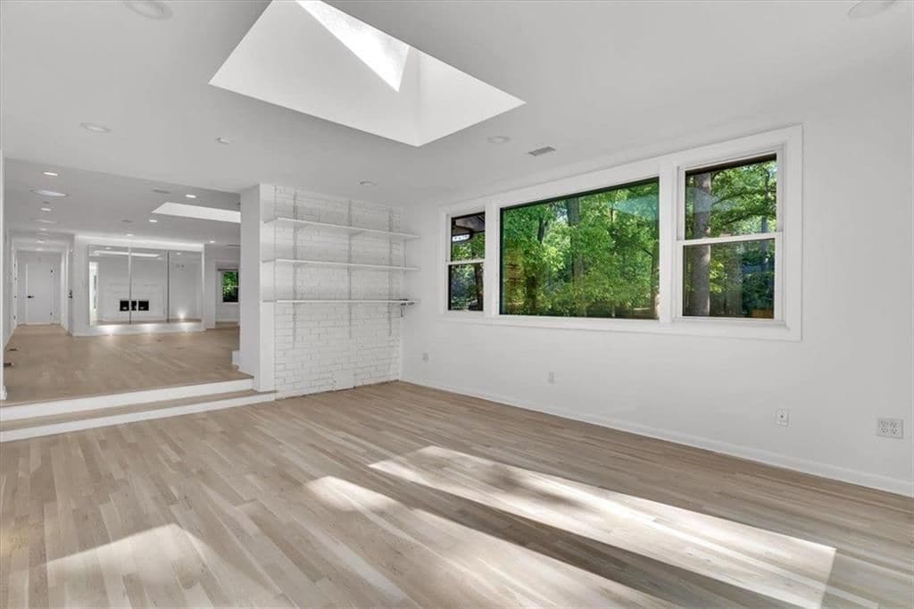 Building Photo - 2605 McKinnon Dr