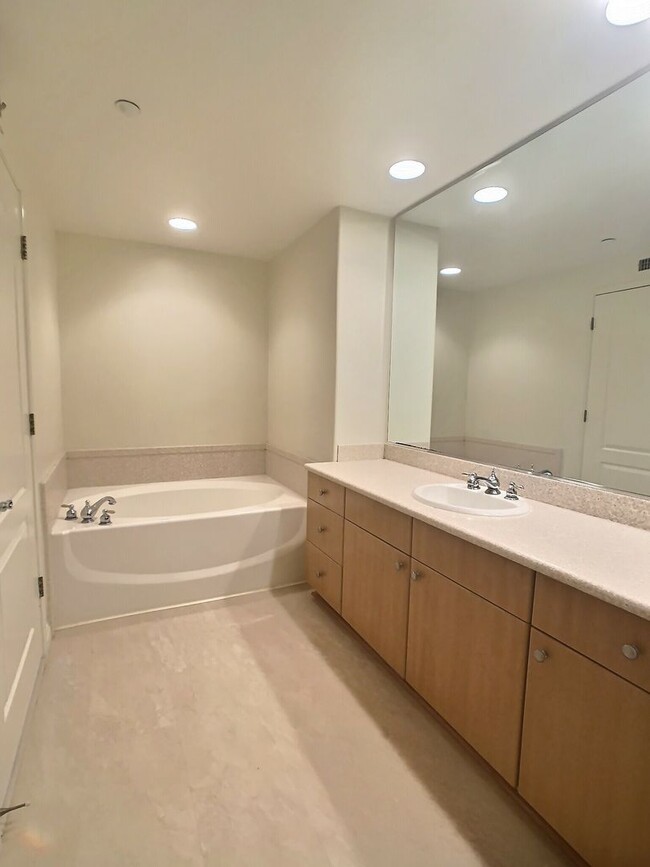 Building Photo - 2 PRIMARY SUITES – CONDO FOR RENT AT PASEO VILLAS IN THE HEART OF DOWNTOWN SAN JOSE