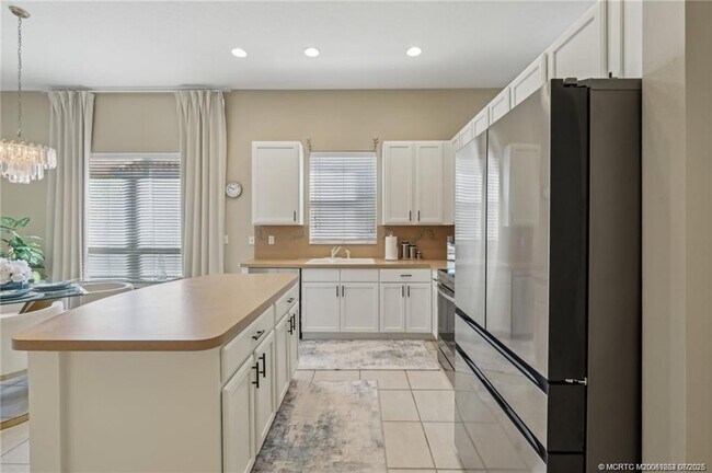 Building Photo - 3796 NW Deer Oak Dr