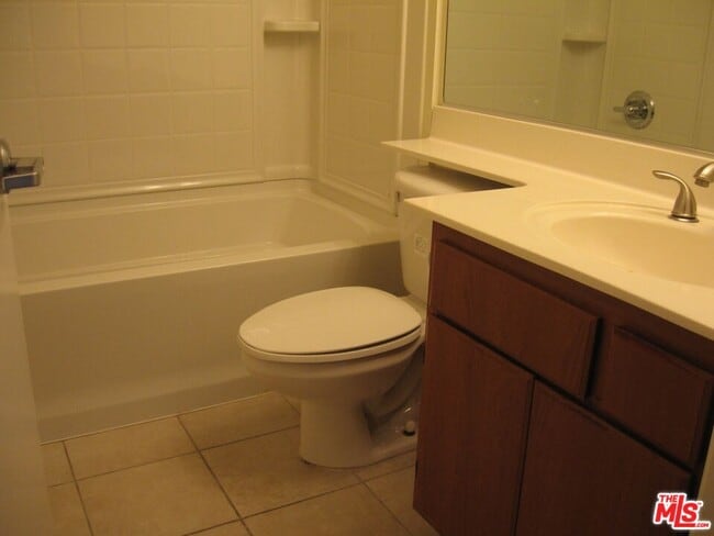 Building Photo - 625 S Berendo St