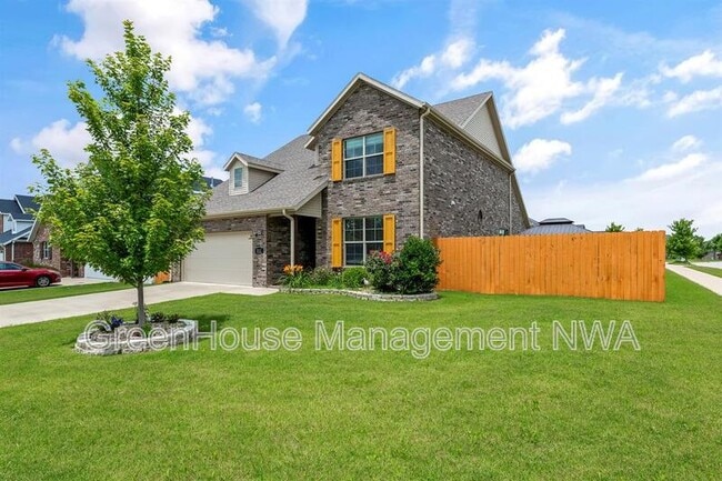 Building Photo - 3702 SW Mistletoe Ave