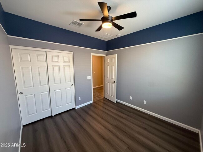 Building Photo - 888 E Aberdeen Dr