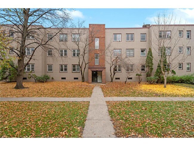 Building Photo - 3142 W Bde Maka Ska Blvd