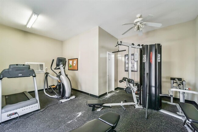 Building Photo - 4515 Briar Hollow Pl