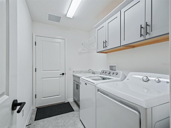 Building Photo - 2657 Navy Hl Cir