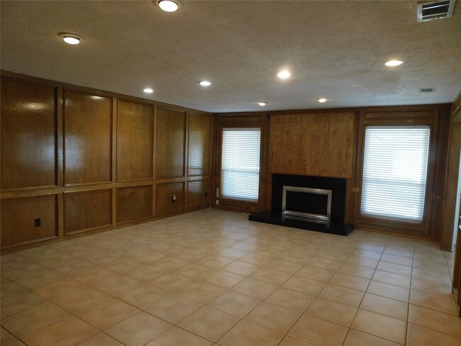 Building Photo - 2502 Stephens Grant Dr