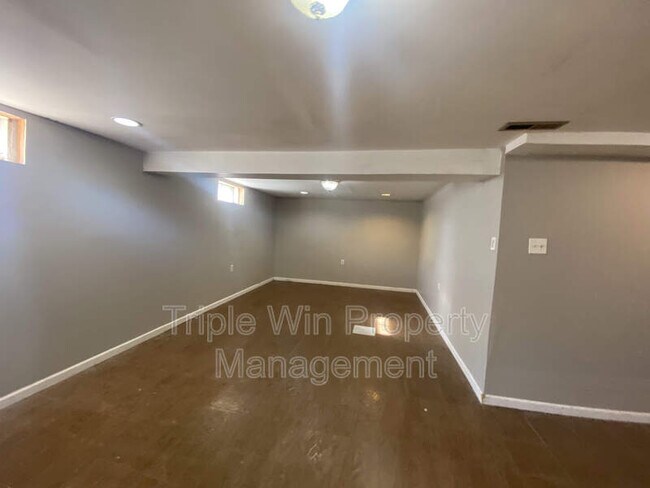 Building Photo - 14655 Fox Manor Dr