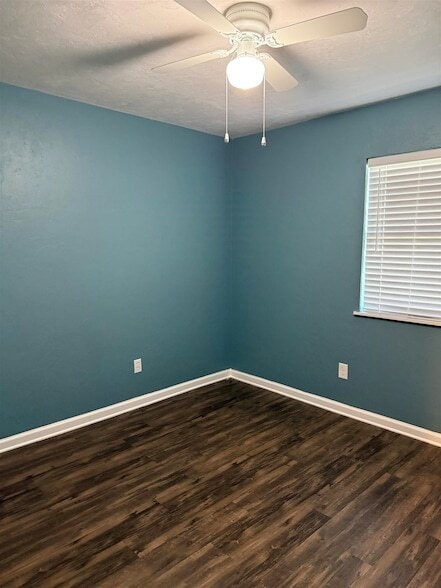 Building Photo - 3213 Mound Dr
