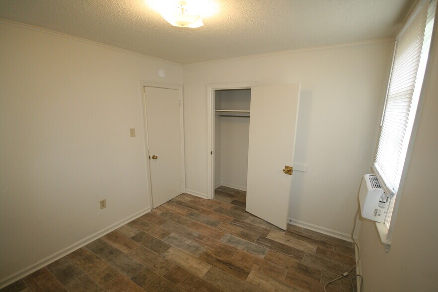 Corner Bed Room - 2308 Rose Dr