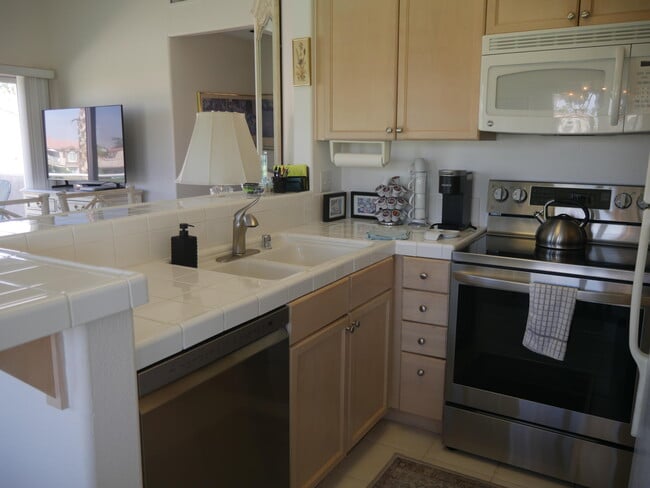 Building Photo - 78435 Magenta Dr