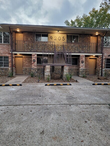 Building Photo - 9205 Allwood St