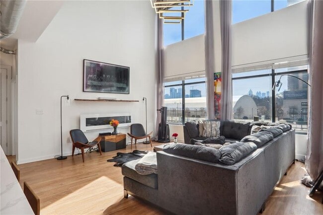 Building Photo - 70-73 500